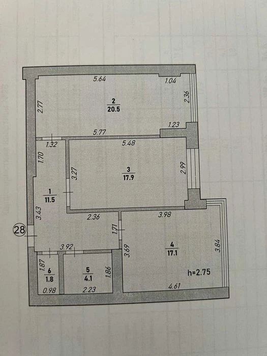 A large 2-bedroom apartment is for sale in the Pasichna district.