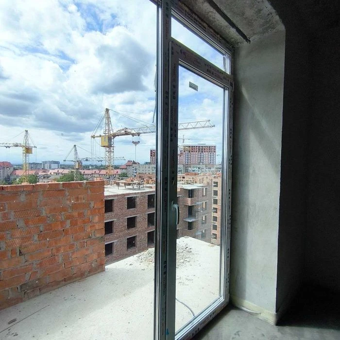 Терміново продам 1-кімнатну квартиру в центрі!