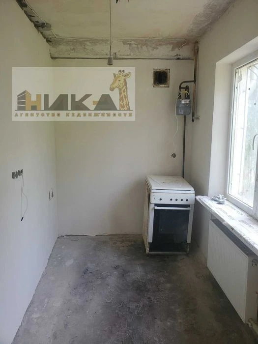 4-room apartment for sale on Zaporizhzhia Kozats'ka St.
