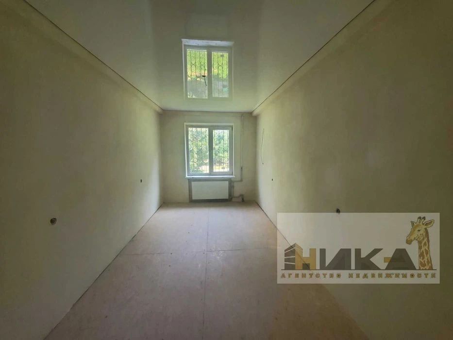 4-room apartment for sale on Zaporizhzhia Kozats'ka St.