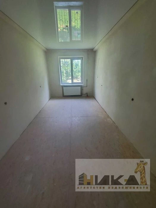 4-room apartment for sale on Zaporizhzhia Kozats'ka St.