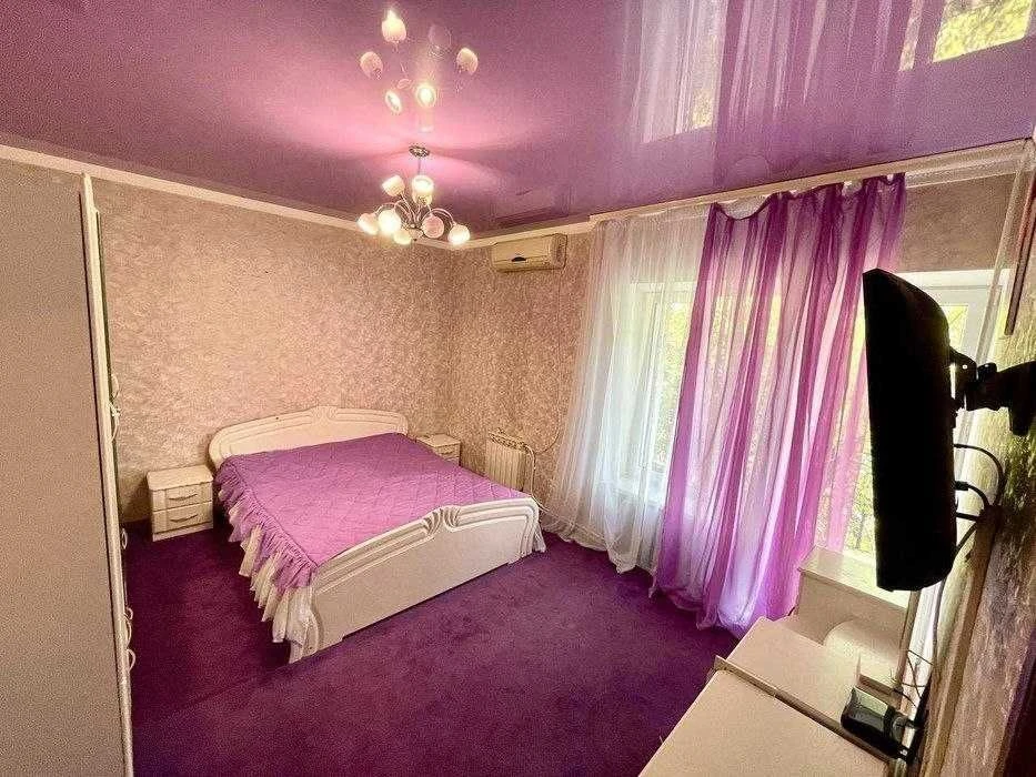 Продаж. Частина будинку, 4 кімнати, 103 м². Затишний район.