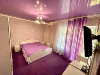 Продаж. Частина будинку, 4 кімнати, 103 м². Затишний район.
