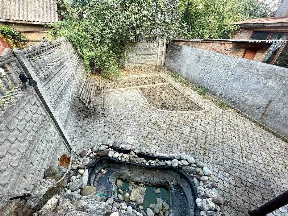 Продаж. Частина будинку, 4 кімнати, 103 м². Затишний район.