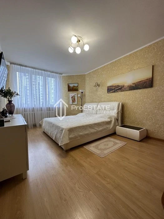 продаж квартири ЖК Корона Срібнокільська, 1 Позняки 137м2