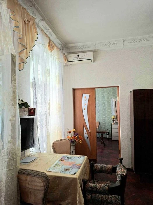 Продам две комнаты в центре города ул.В.Корженко (быв.ул.О