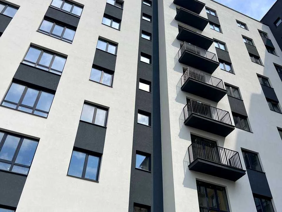 Квартира. Ивано-Франковск, Дмитрия Коцюбайло ул., (Дом)