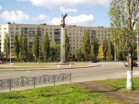 2-room apartment for sale 52 m², Marshala Malinovskyi St.