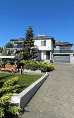 Продается Вилла в Совиньоне.