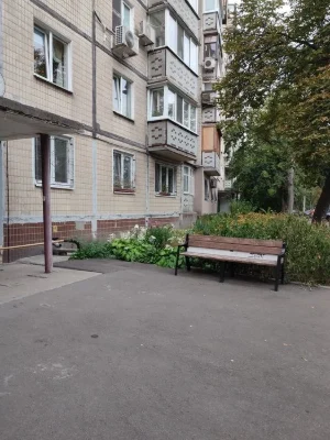 Продам 2 х кв-ру на Червоному Камені 5/9 пре