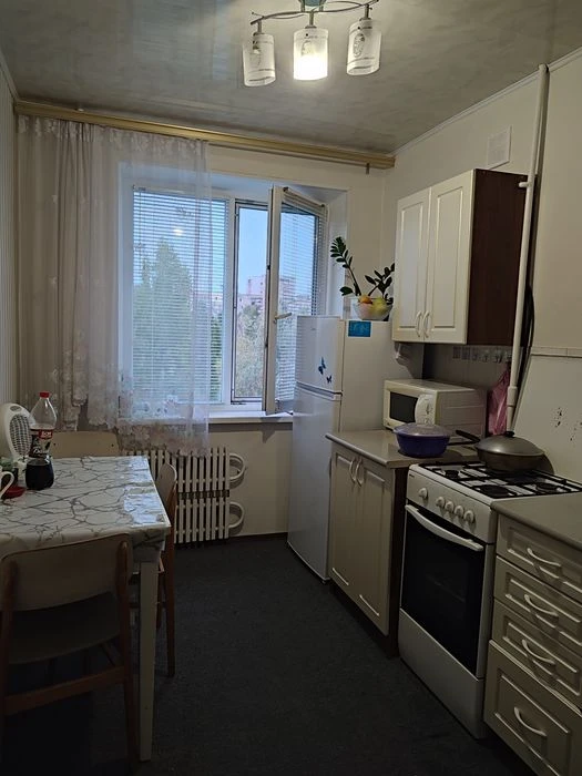 Продам 2 х кв-ру на Червоному Камені 5/9 пре