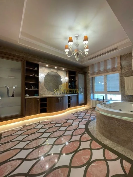 Sale! 5 rooms St. Institutskaya 18 a in the residential complex "Lipskaya Tower