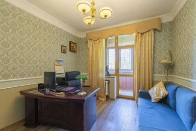 For sale John McCain Center Stalinka Pechersk Zvirynetska 14