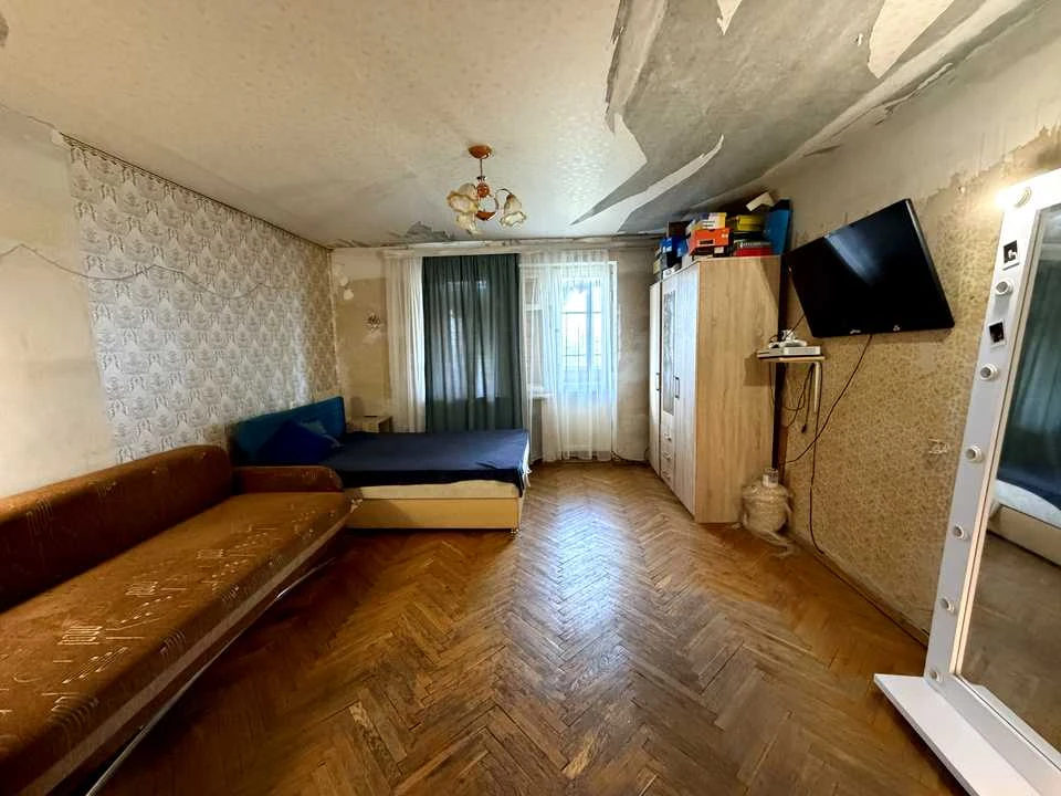 Квартира. Киев, ул. (Русский)