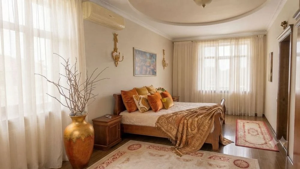 Продаж Квартири 100 м² у сталінці. Парк Шевченко