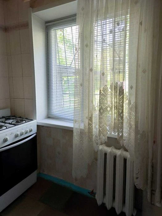 Продам трехкомнатную квартиру на ул. Вячеслава Черновола