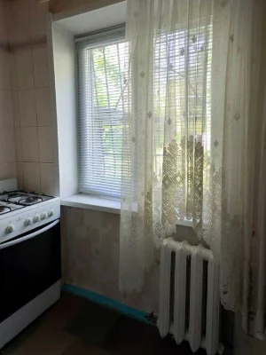 Продам трехкомнатную квартиру на ул. Вячеслава Черновола