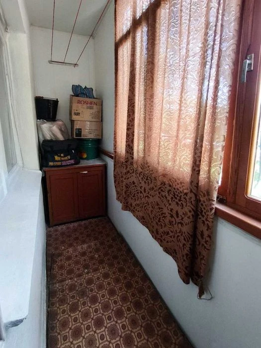 Продам трехкомнатную квартиру на ул. Вячеслава Черновола