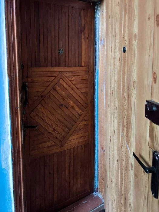 Продам трехкомнатную квартиру на ул. Вячеслава Черновола