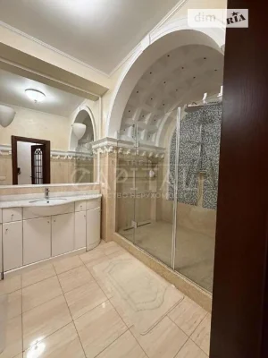 Продаж 4к квартири 200 кв. м на вул. Старонаводницька 13 • I