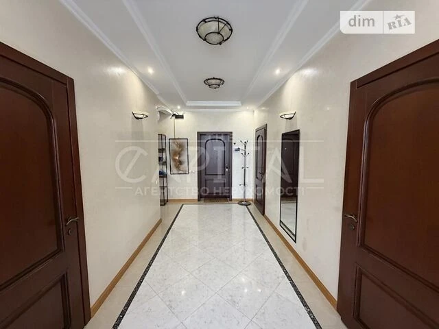 Продаж 4к квартири 200 кв. м на вул. Старонаводницька 13 • I
