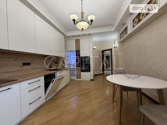 Продаж 4к квартири 200 кв. м на вул. Старонаводницька 13 • I