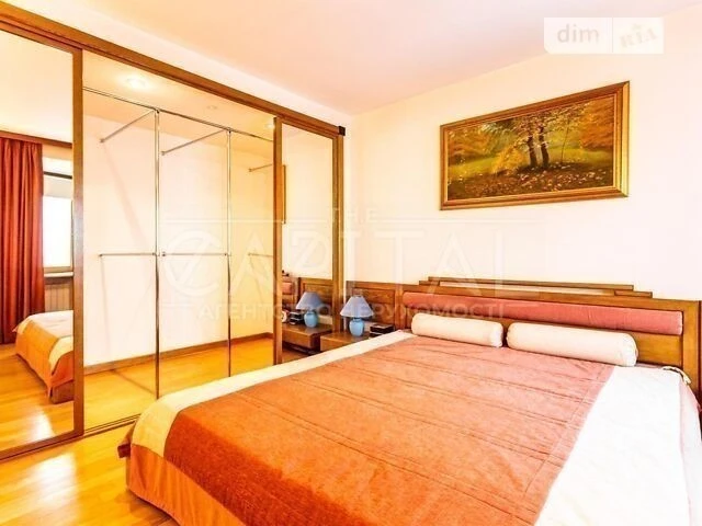 Продаж 3к квартири 120 кв. м на вул. Хрещатик 4 • ID 3471551