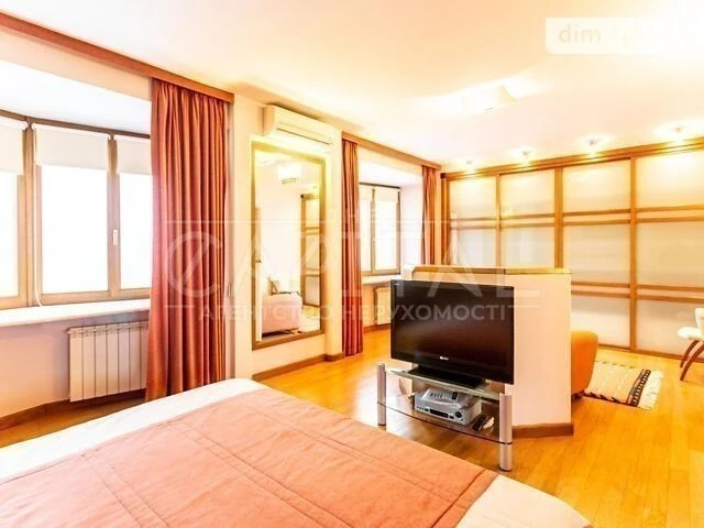 Продаж 3к квартири 120 кв. м на вул. Хрещатик 4 • ID 3471551