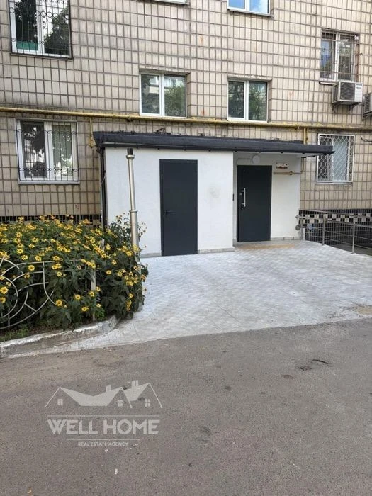 Apartment for sale 3k Nadiya Svitlichna, 2 Kyiv