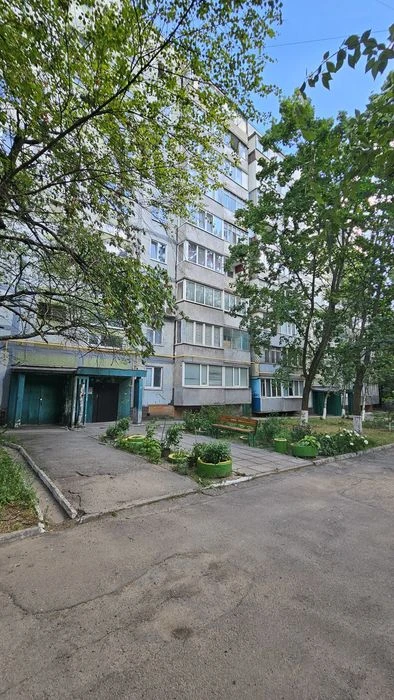 Urgent! 4th apartment in the Center of Khortytskyi district 1/9 condominium,