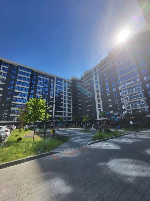 Продажа 3 ком квартира рядом возле зеленой зоны