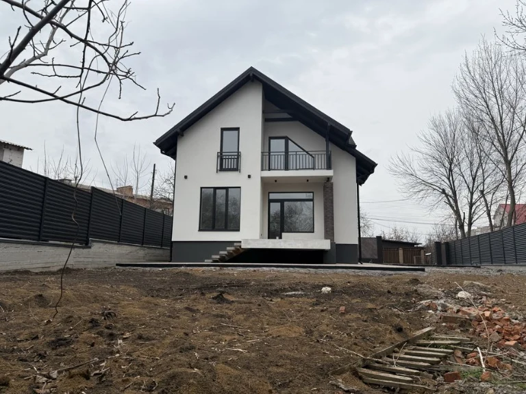 Sale of a detached house