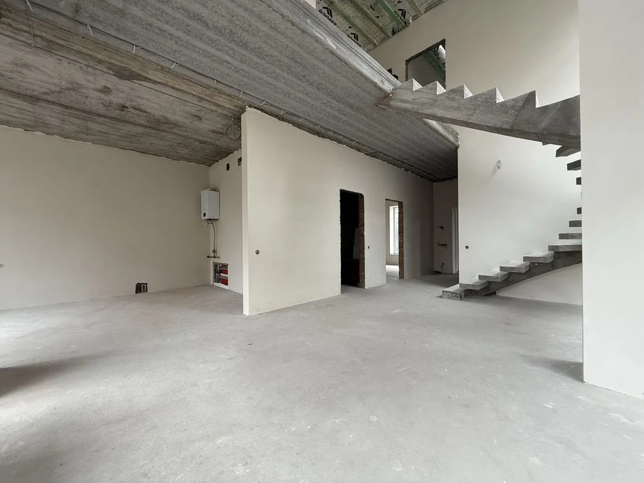 Sale of a detached house