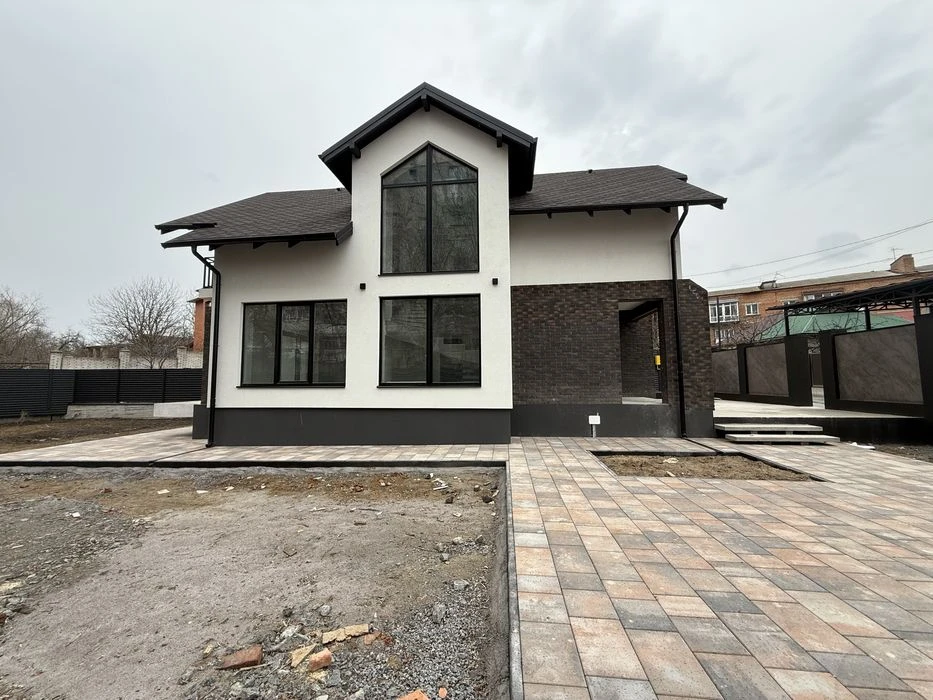 Sale of a detached house