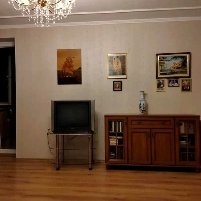 2-х комнатная квартира, с ремонтом КИРПИЧНЫЙ ДОМ. Ул. Топол