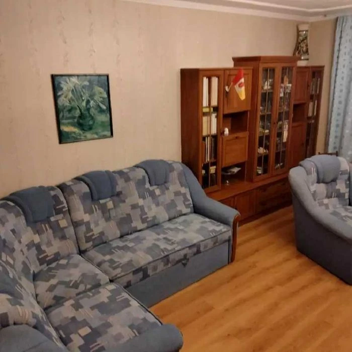 2-х комнатная квартира, с ремонтом КИРПИЧНЫЙ ДОМ. Ул. Топол