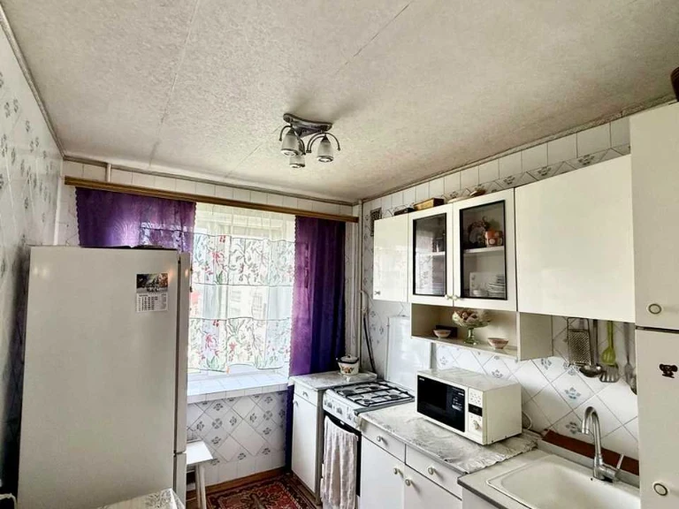 Apartment. Kharkiv, Novomyasnitskaya St.