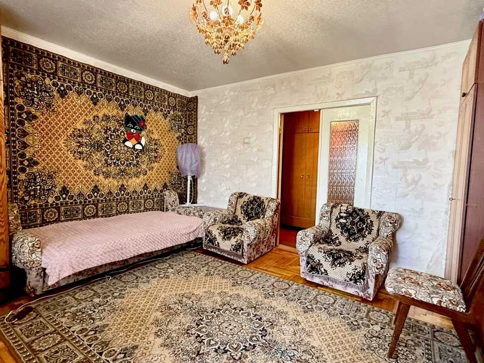 Apartment. Kharkiv, Novomyasnitskaya St.