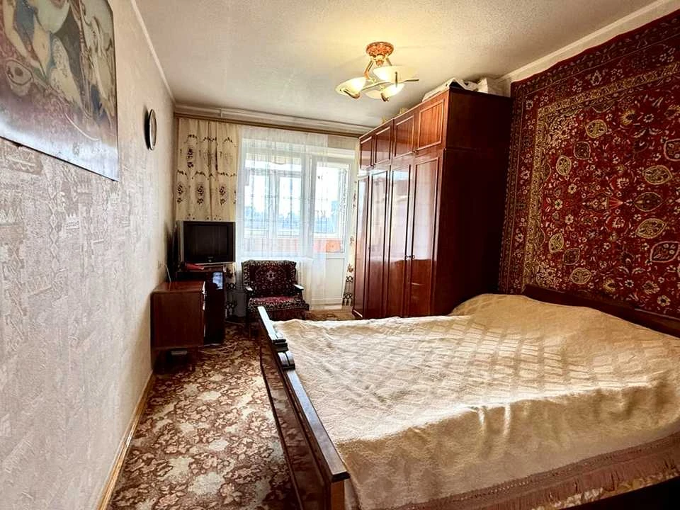 Apartment. Kharkiv, Novomyasnitskaya St.