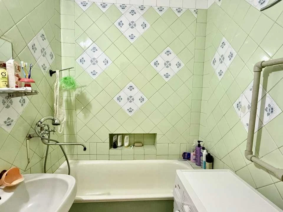 Apartment. Kharkiv, Novomyasnitskaya St.