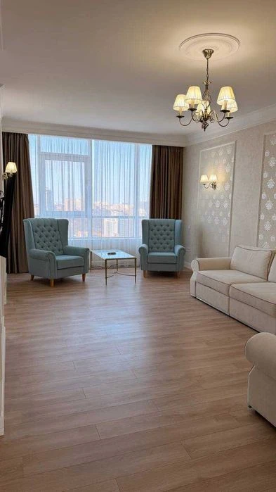 В продаже большая 2-комнатная квартира на Французском бульва.