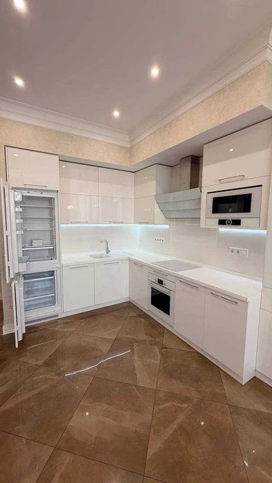 В продаже большая 2-комнатная квартира на Французском бульва.