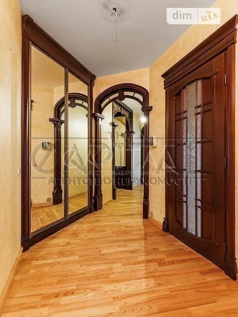 Sale of 5k apartment 215 sq. m on Bulvarno-Kudryavska street •