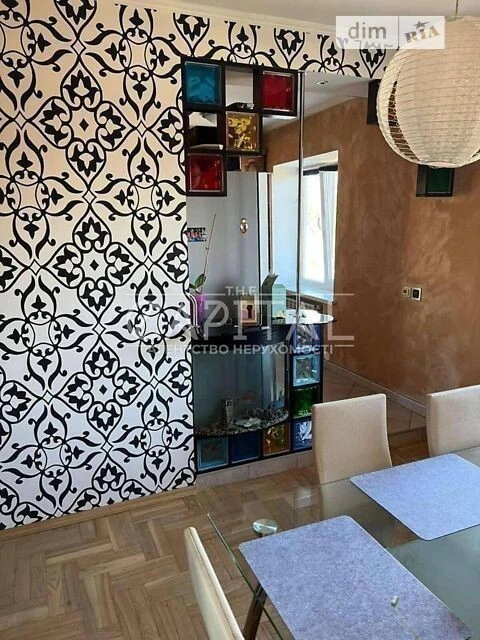 Sale of 2-room apartment 60 sq. m. on Pavla Zagrebelnogo str. 11 •