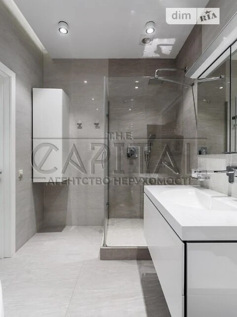 Sale of 3-room apartment 118 sq. m on Andriy Verkhoglyada St. 1-20A