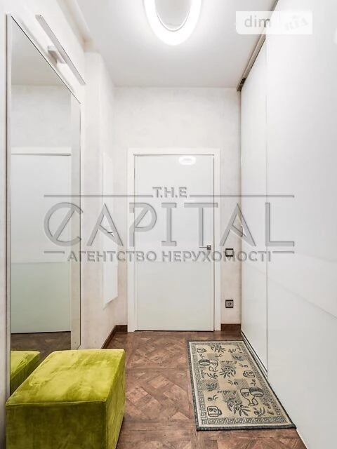 Sale of 3-room apartment 118 sq. m on Andriy Verkhoglyada St. 1-20A