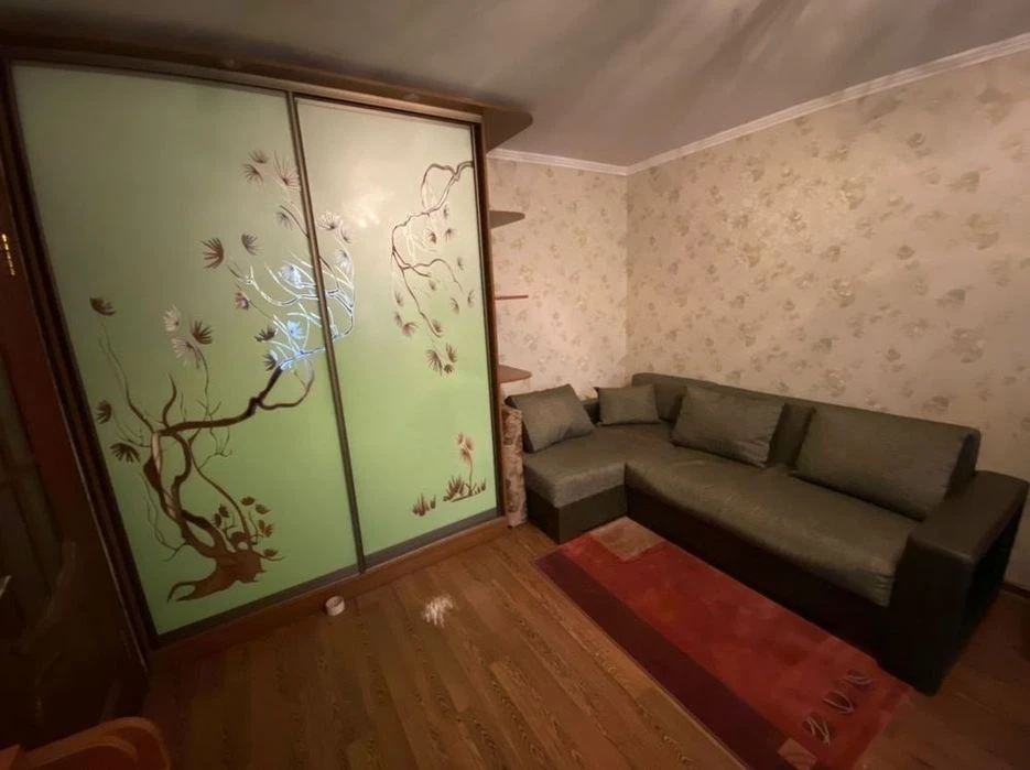 I am selling a 1-room apartment!