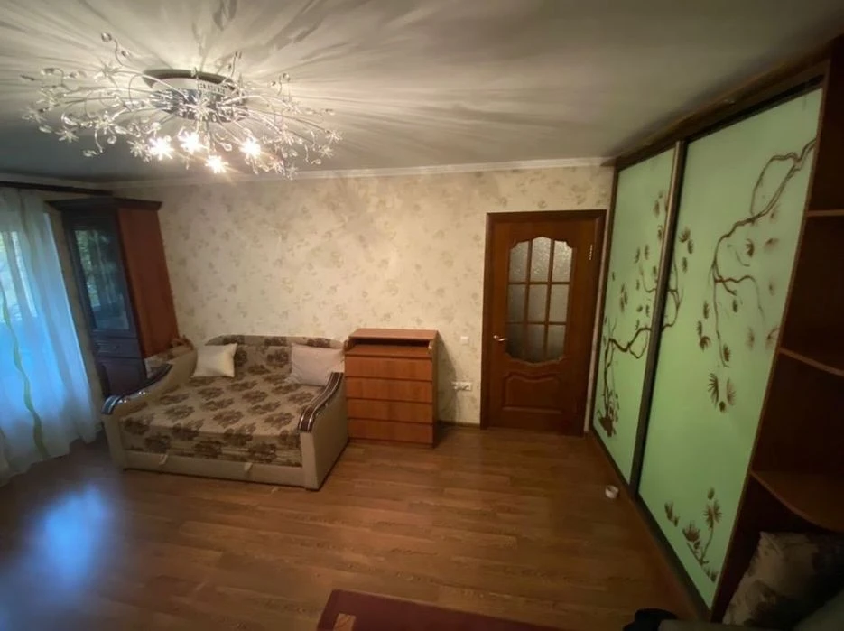I am selling a 1-room apartment!