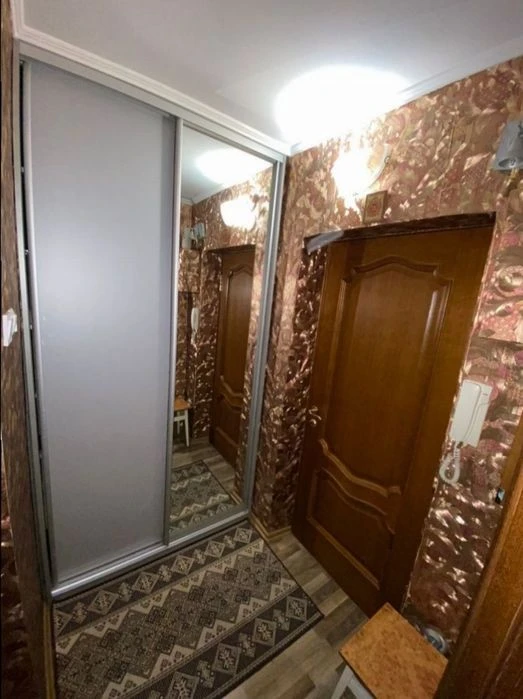 I am selling a 1-room apartment!