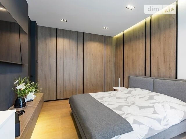 Sale of 1-room apartment 52 sq. m. on Andriy Verkhoglyada St. 15B •